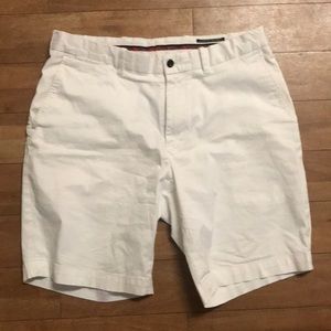 Men’s polo golf above-the-knees shorts